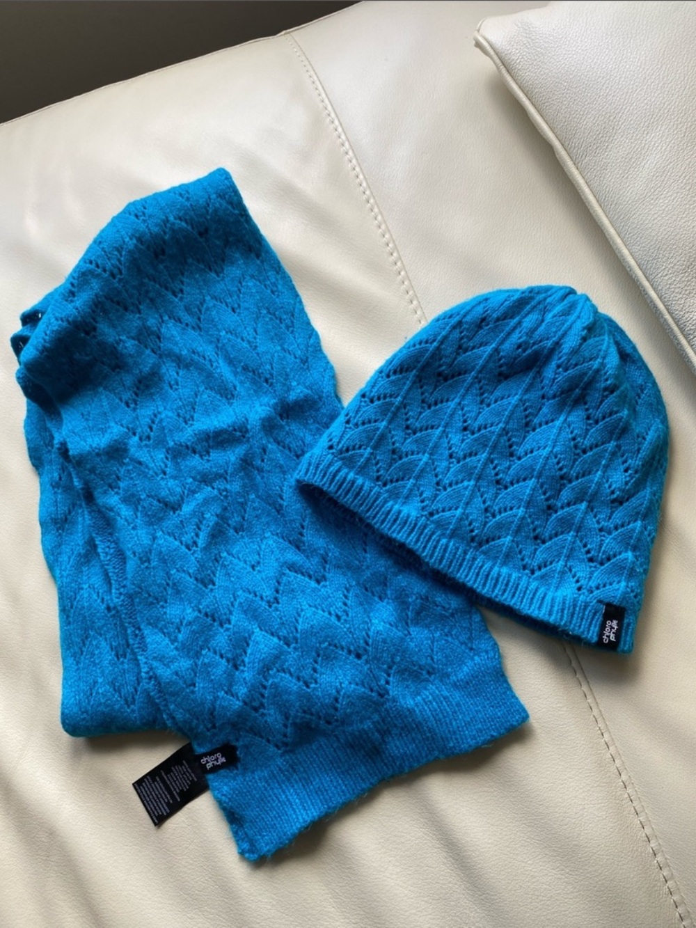 Chlorophylle Vibrant blue soft knit Beanie and Scarf set